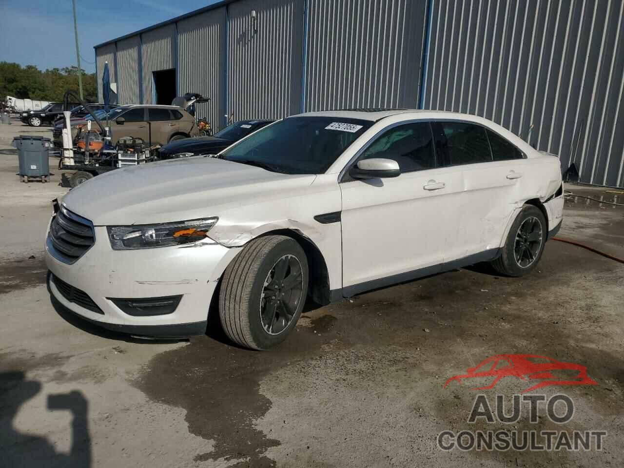 FORD TAURUS 2017 - 1FAHP2E88HG106228