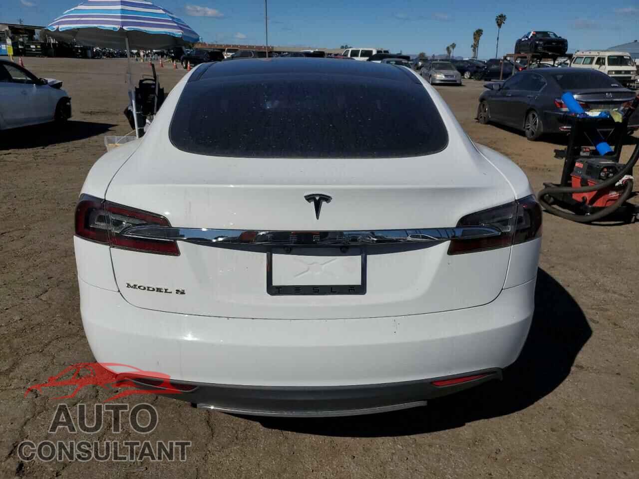 TESLA MODEL S 2013 - 5YJSA1CG8DFP17709