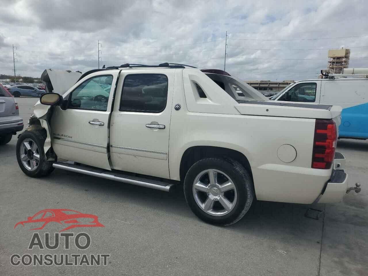 CHEVROLET AVALANCHE 2013 - 3GNMCGE06DG321043