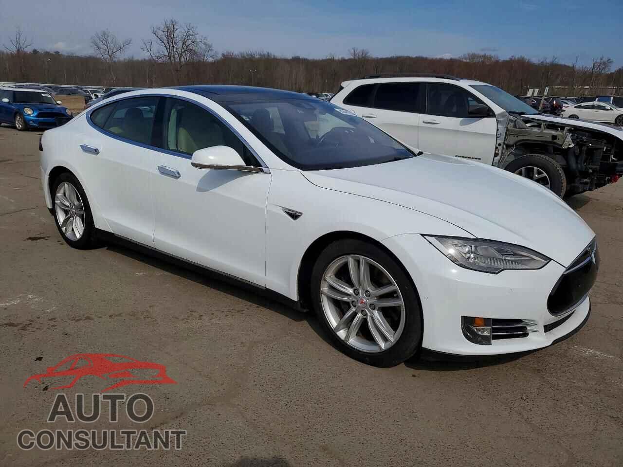 TESLA MODEL S 2015 - 5YJSA1E22FF104814