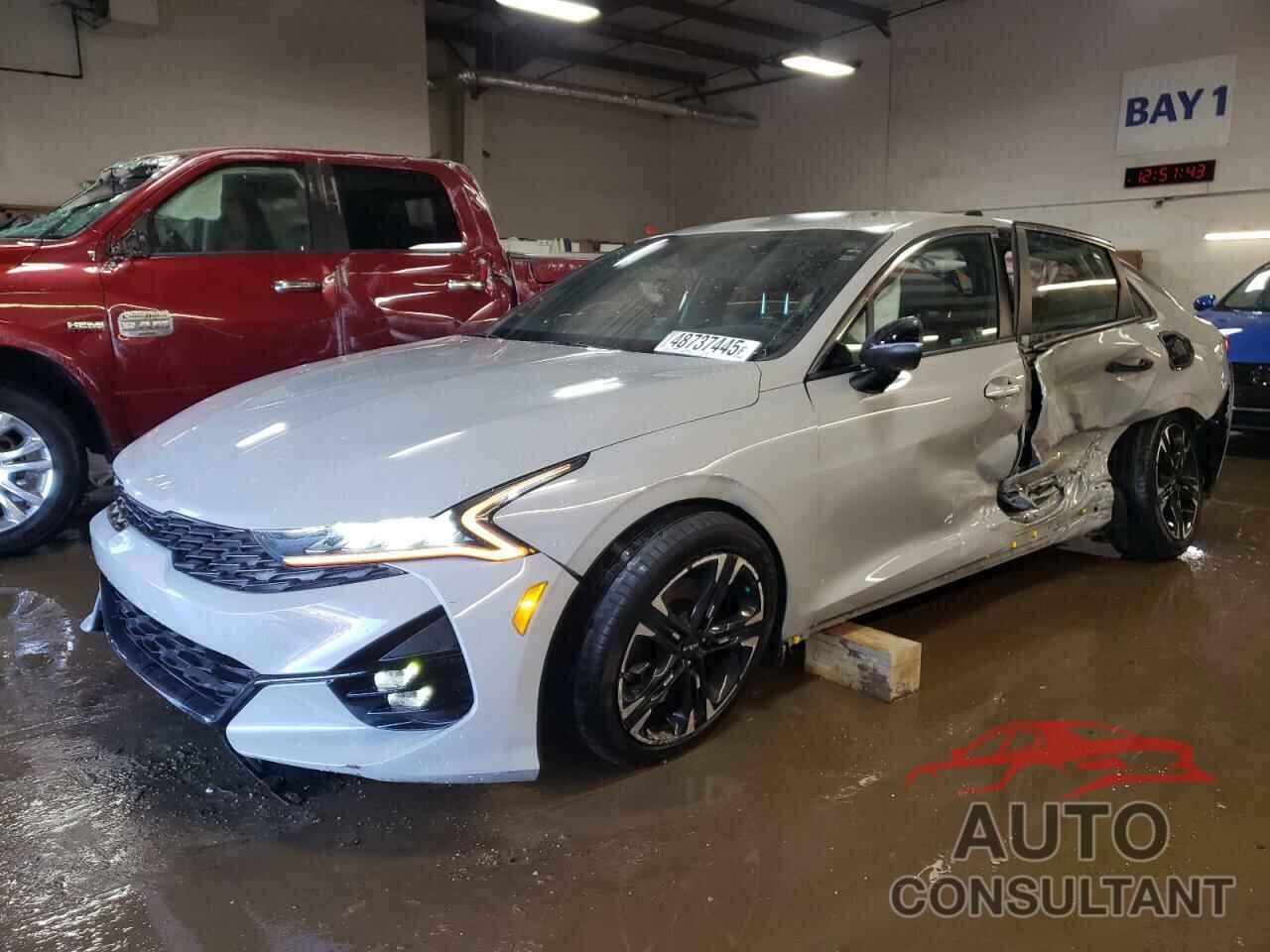 KIA K5 2022 - 5XXG64J20NG137904