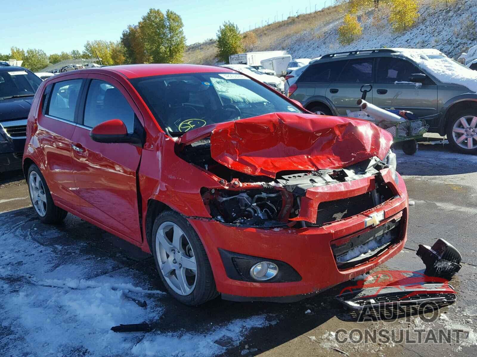 CHEVROLET SONIC 2015 - 1G1JE6SB2F4100229