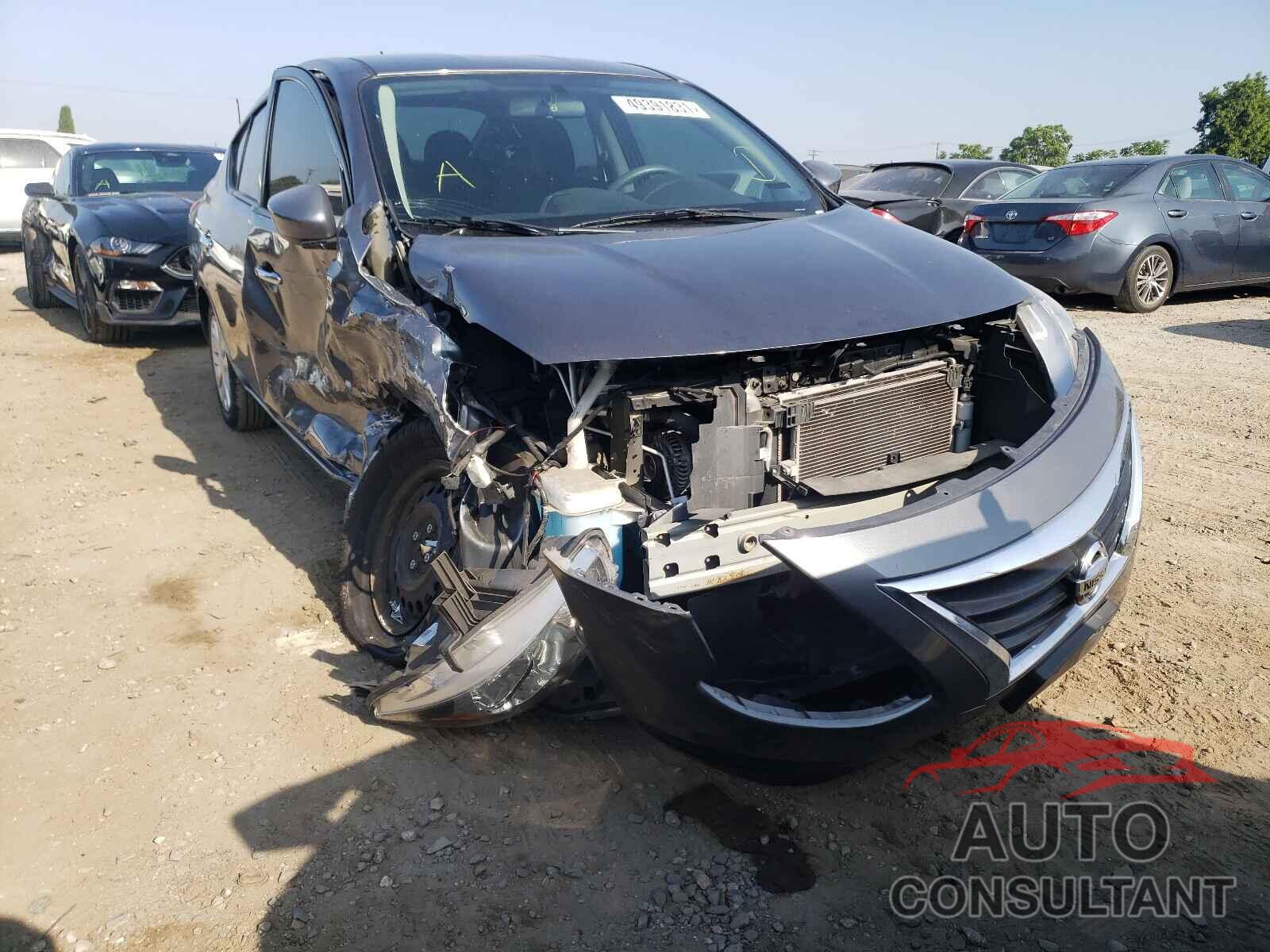 NISSAN VERSA 2018 - 3N1CN7APXJL861695