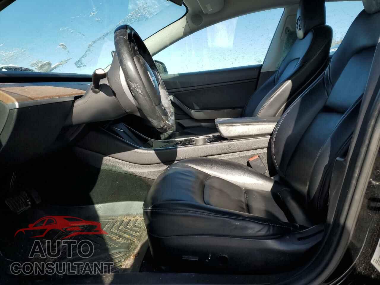 TESLA MODEL 3 2018 - 5YJ3E1EA7JF172857