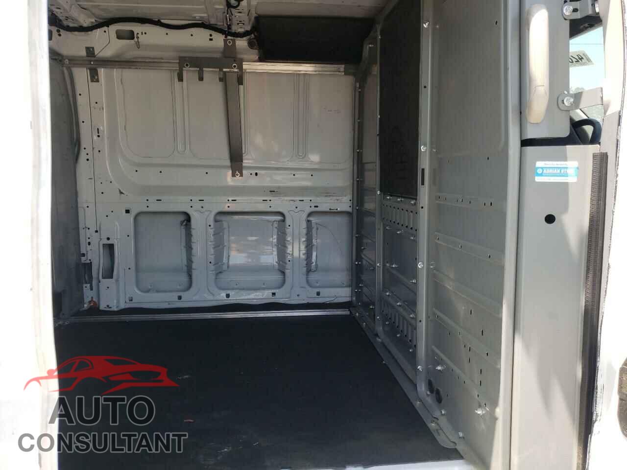 FORD TRANSIT CO 2017 - 1FTYR1YM4HKA69232