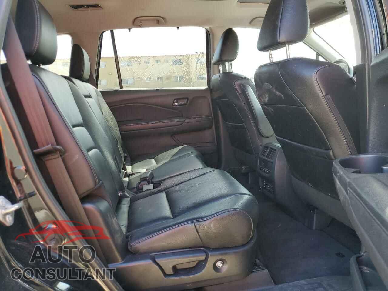HONDA PILOT 2018 - 5FNYF5H96JB020404