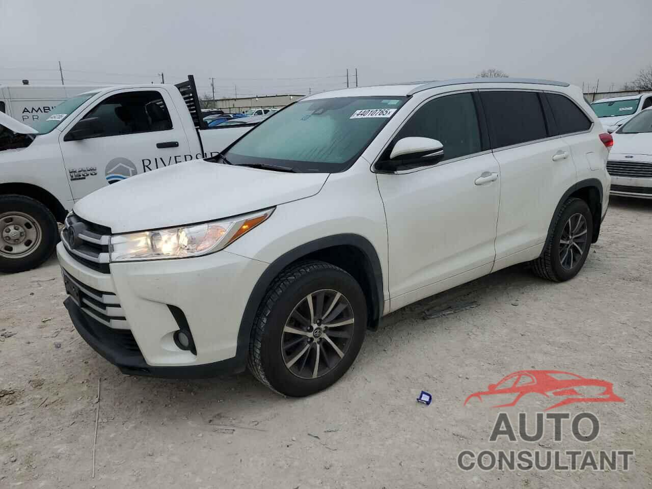 TOYOTA HIGHLANDER 2018 - 5TDJZRFH4JS851776