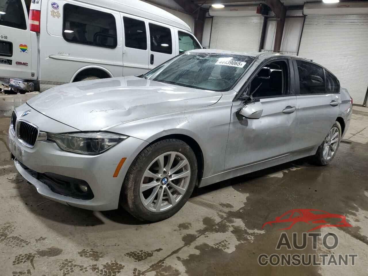 BMW 3 SERIES 2018 - WBA8E5G50JNV02124