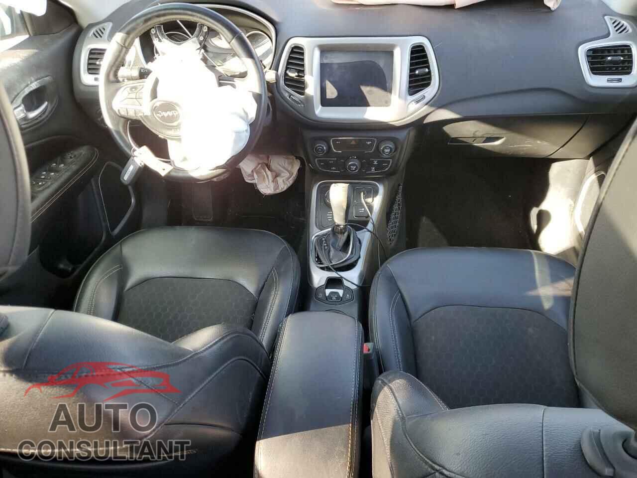 JEEP COMPASS 2018 - 3C4NJDBB8JT178719