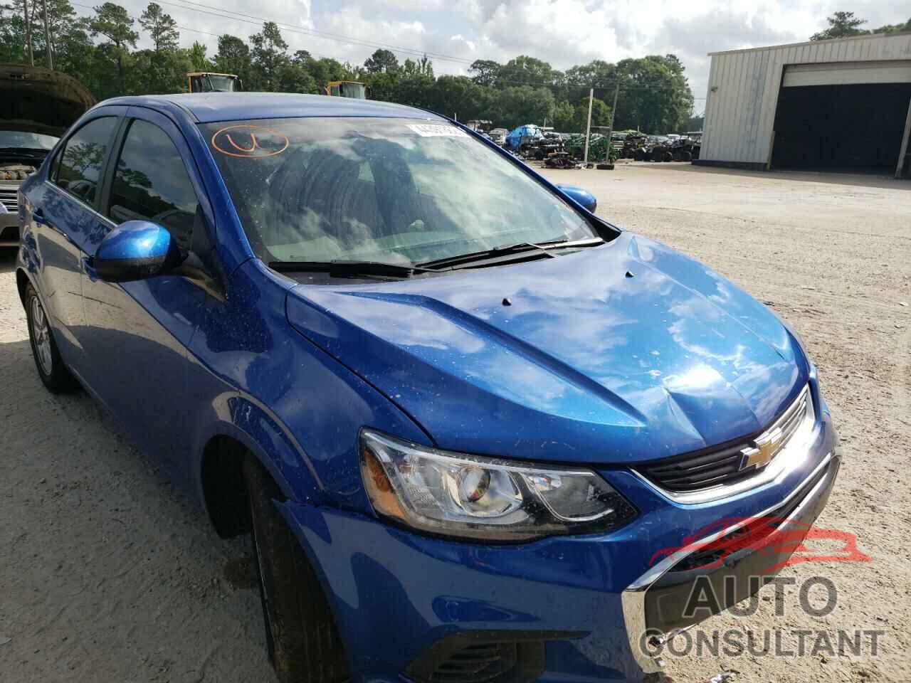 CHEVROLET SONIC 2018 - 1G1JD5SH5J4100235