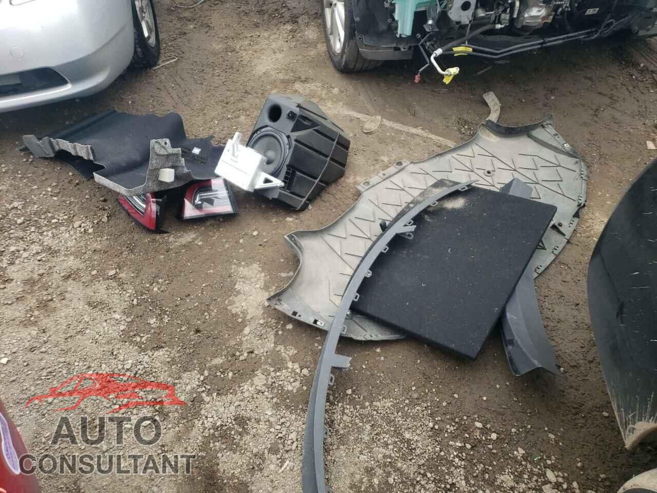TESLA MODEL 3 2018 - 5YJ3E1EB4JF087838