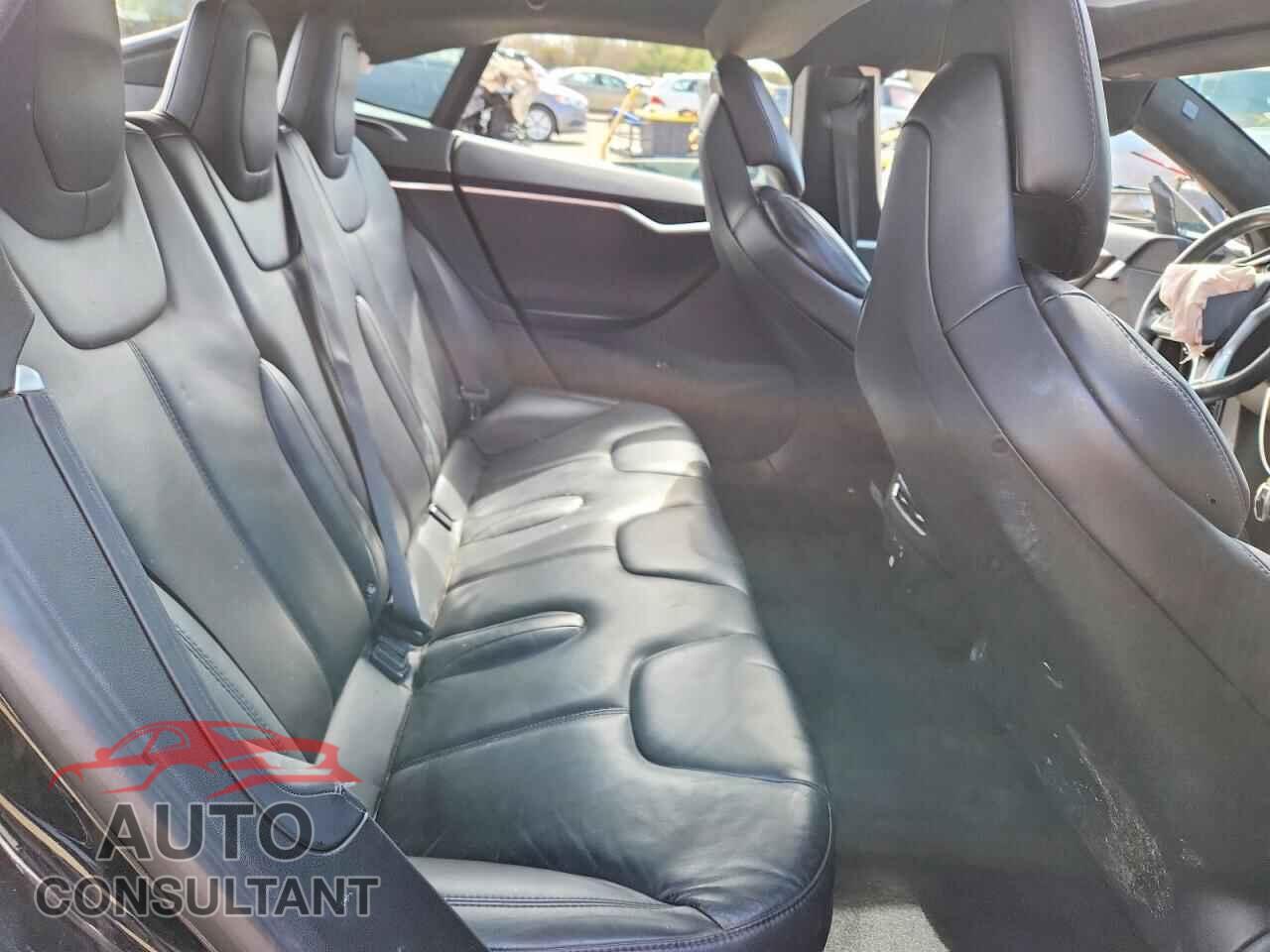 TESLA MODEL S 2017 - 5YJSA1E2XHF190831