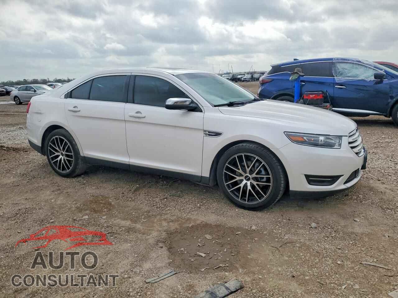 FORD TAURUS 2017 - 1FAHP2F84HG128936