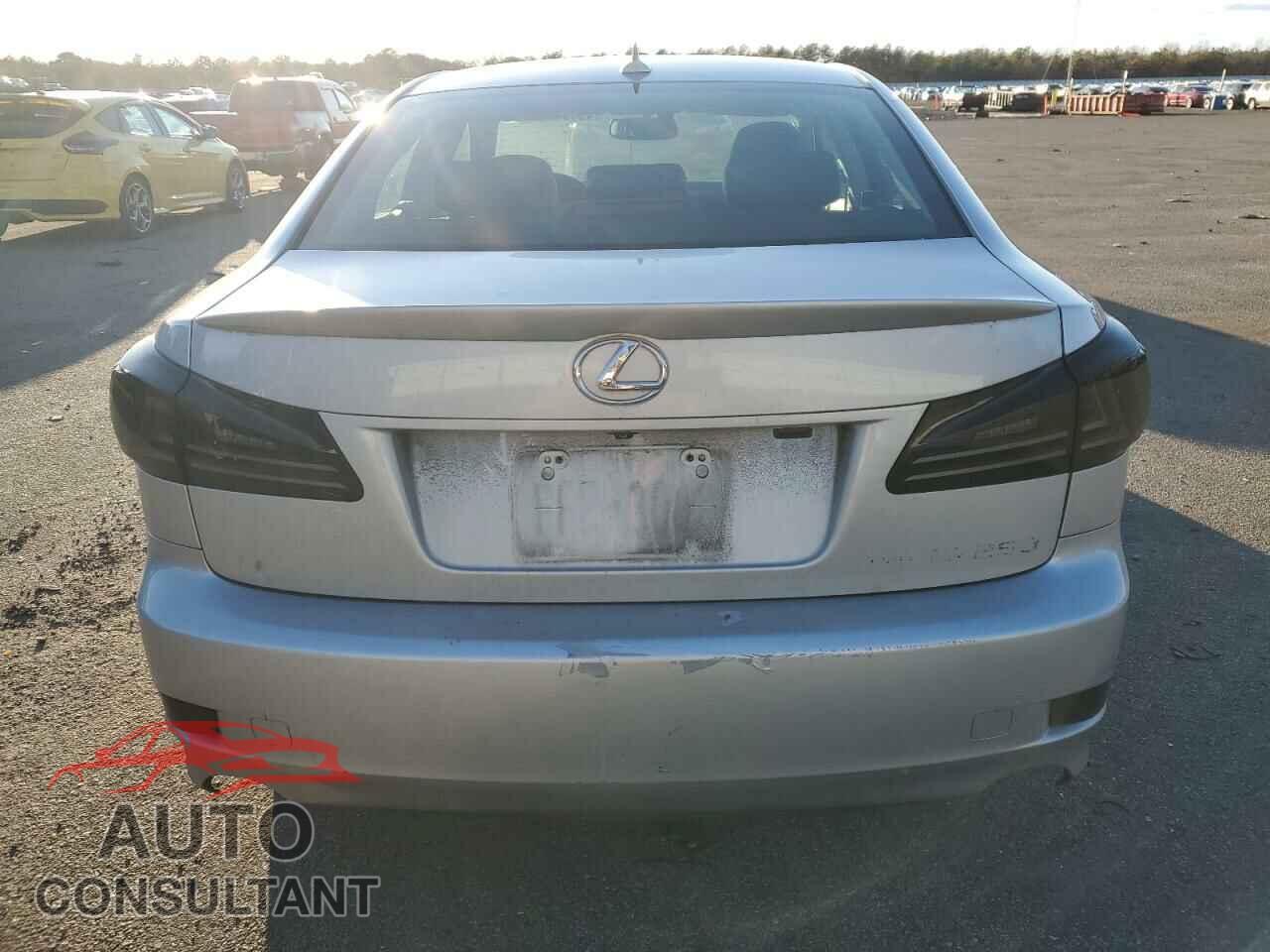 LEXUS IS 2011 - JTHCF5C20B5048351