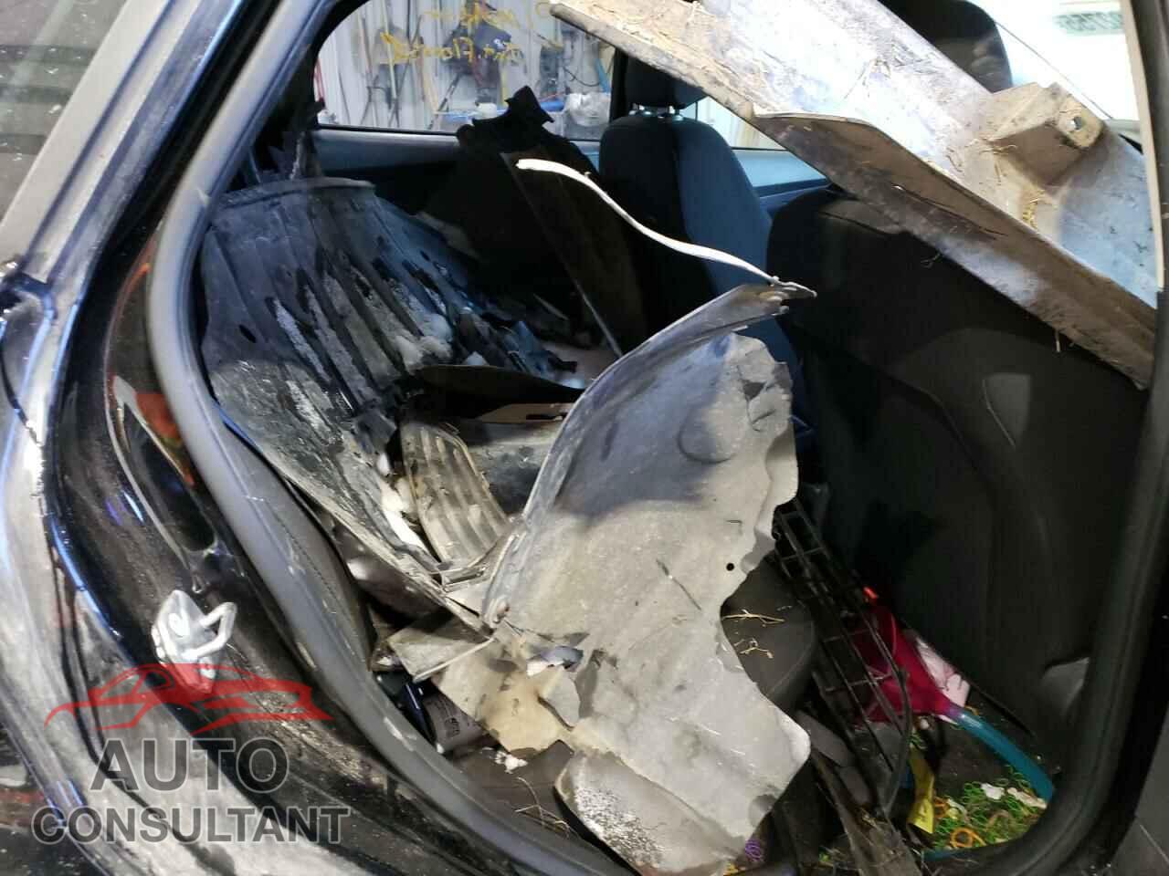 FORD FOCUS 2017 - 1FADP3E22HL228686