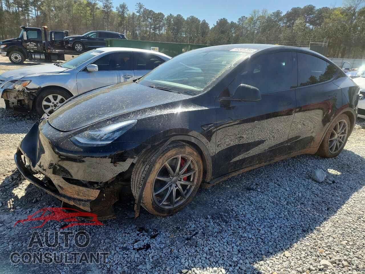 TESLA MODEL Y 2021 - 5YJYGDEF1MF081908