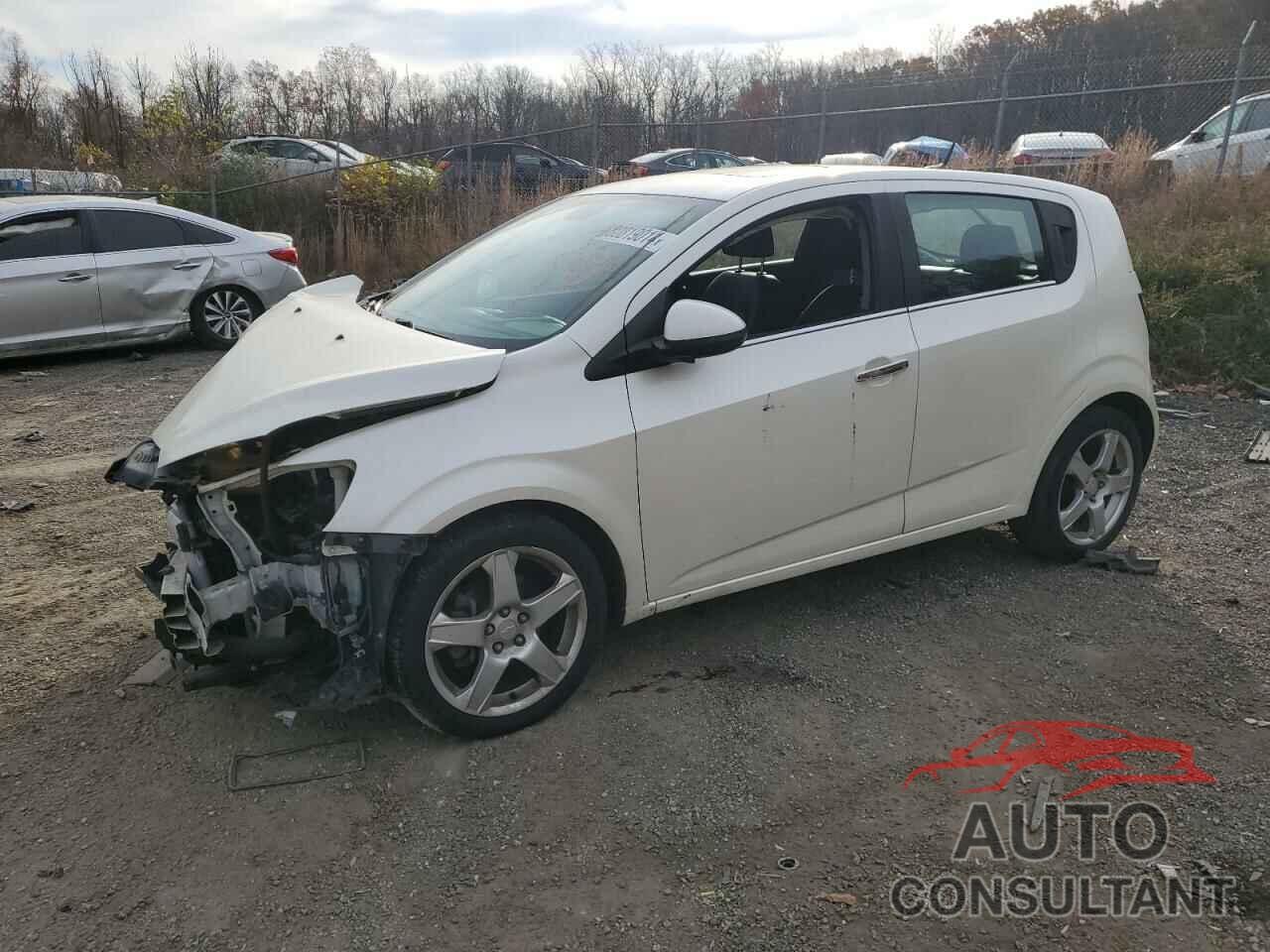 CHEVROLET SONIC 2013 - 1G1JE6SB9D4206027