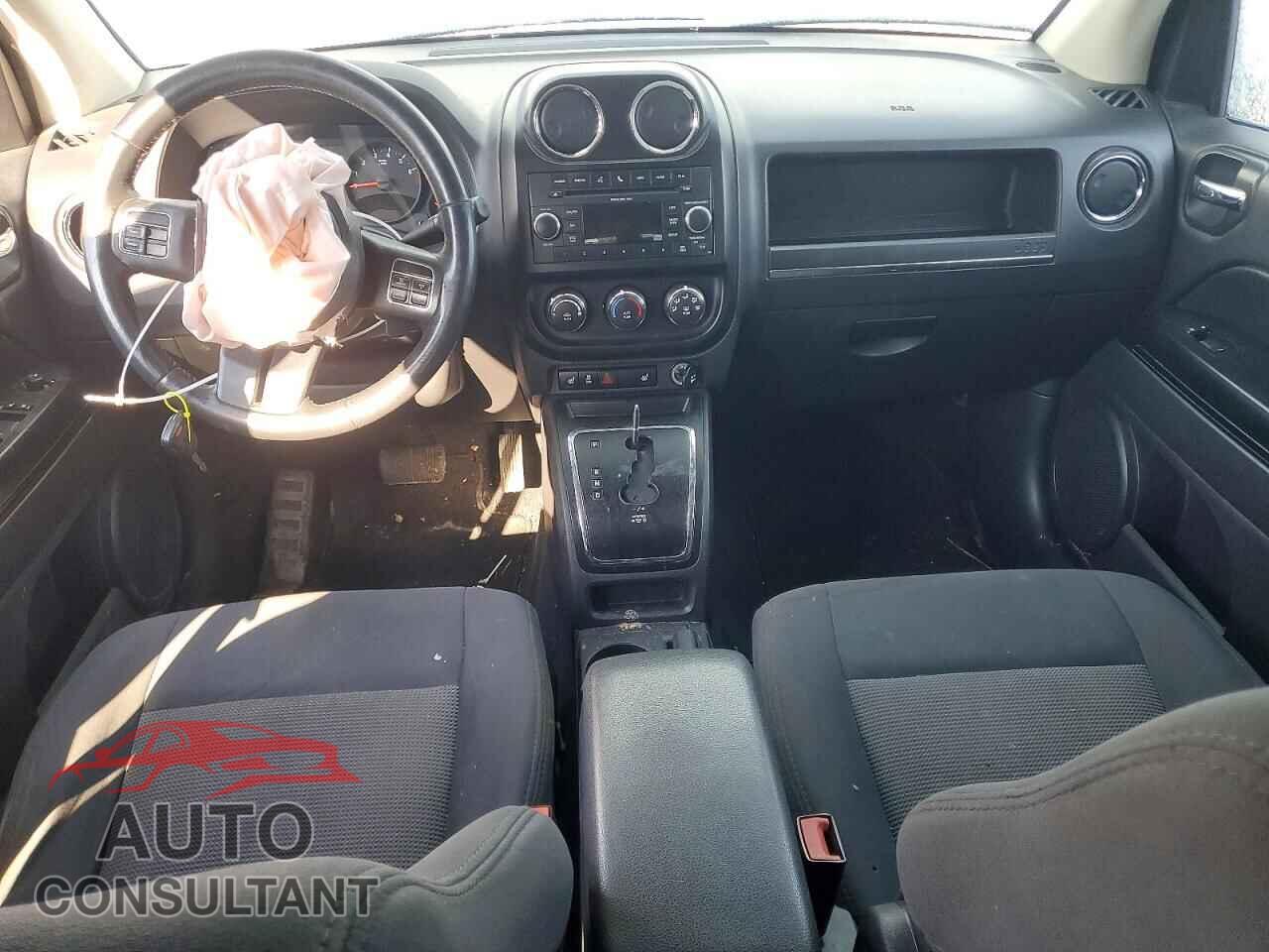 JEEP COMPASS 2011 - 1J4NF4FB0BD136543