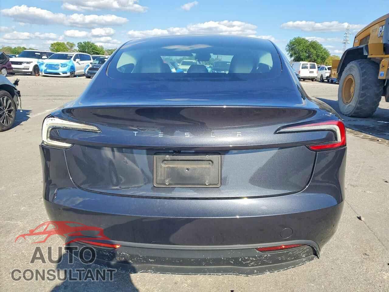 TESLA MODEL 3 2025 - 5YJ3E1EA2SF904135