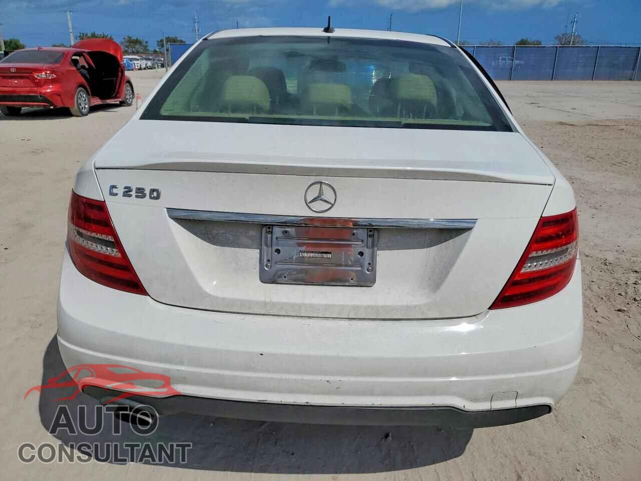 MERCEDES-BENZ C-CLASS 2014 - WDDGF4HB7EA963561