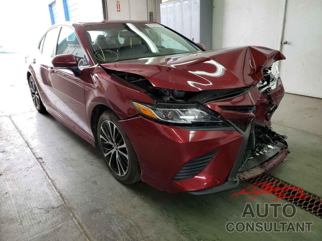 TOYOTA CAMRY 2018 - 4T1B11HK5JU642222