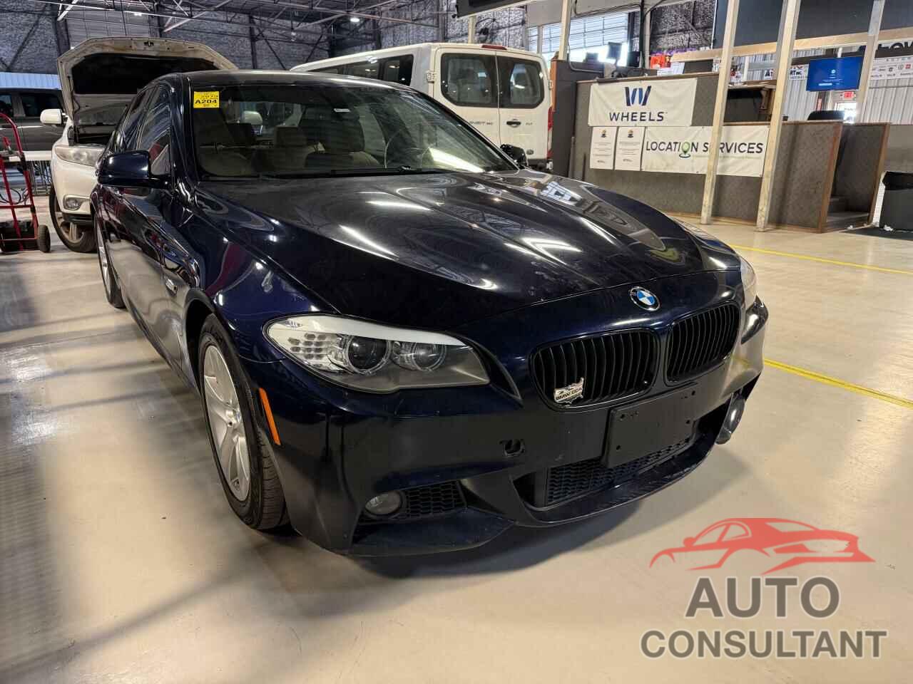 BMW 5 SERIES 2013 - WBAFR7C5XDC827571