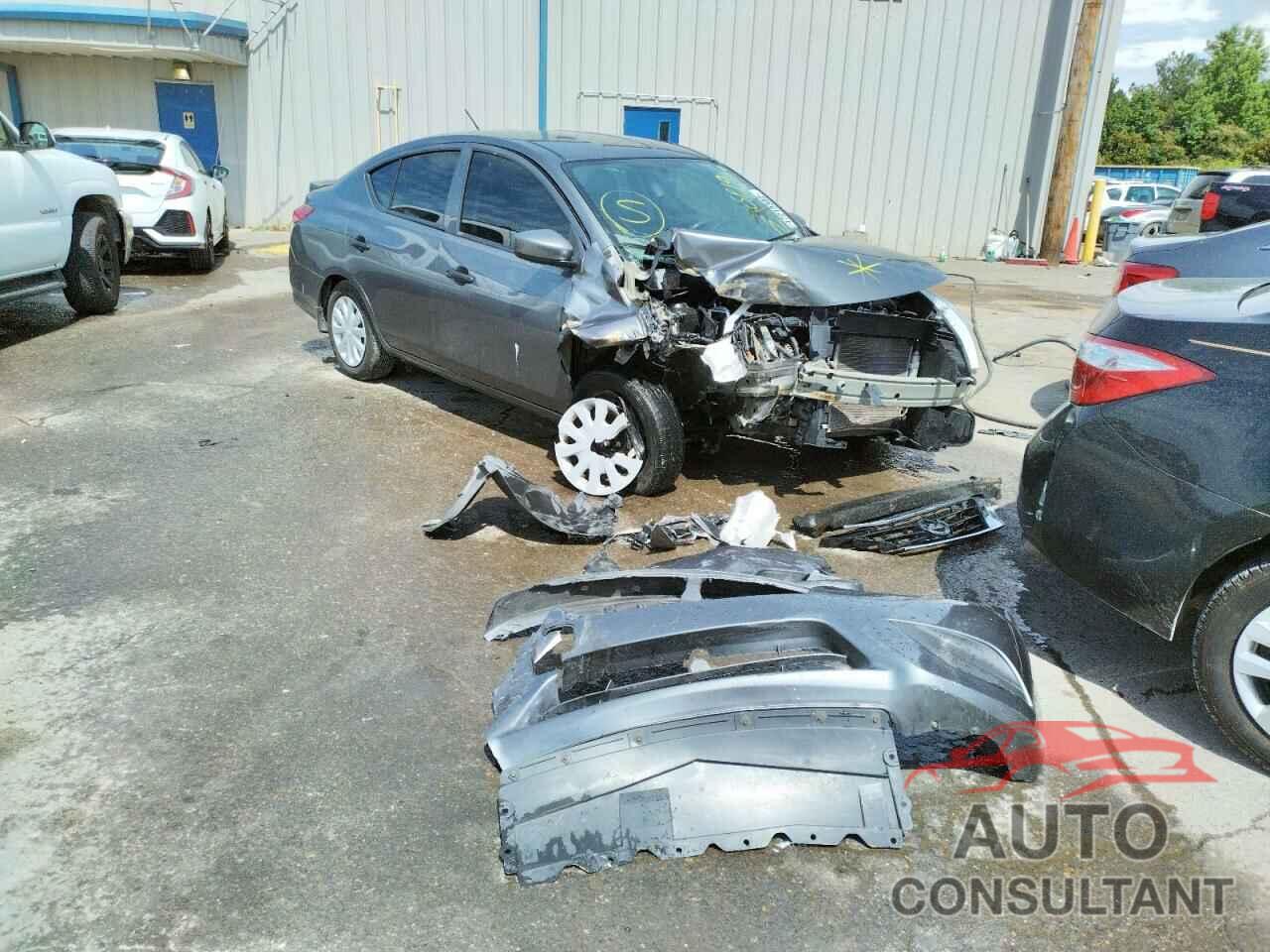 NISSAN VERSA 2019 - 3N1CN7AP1KL801015