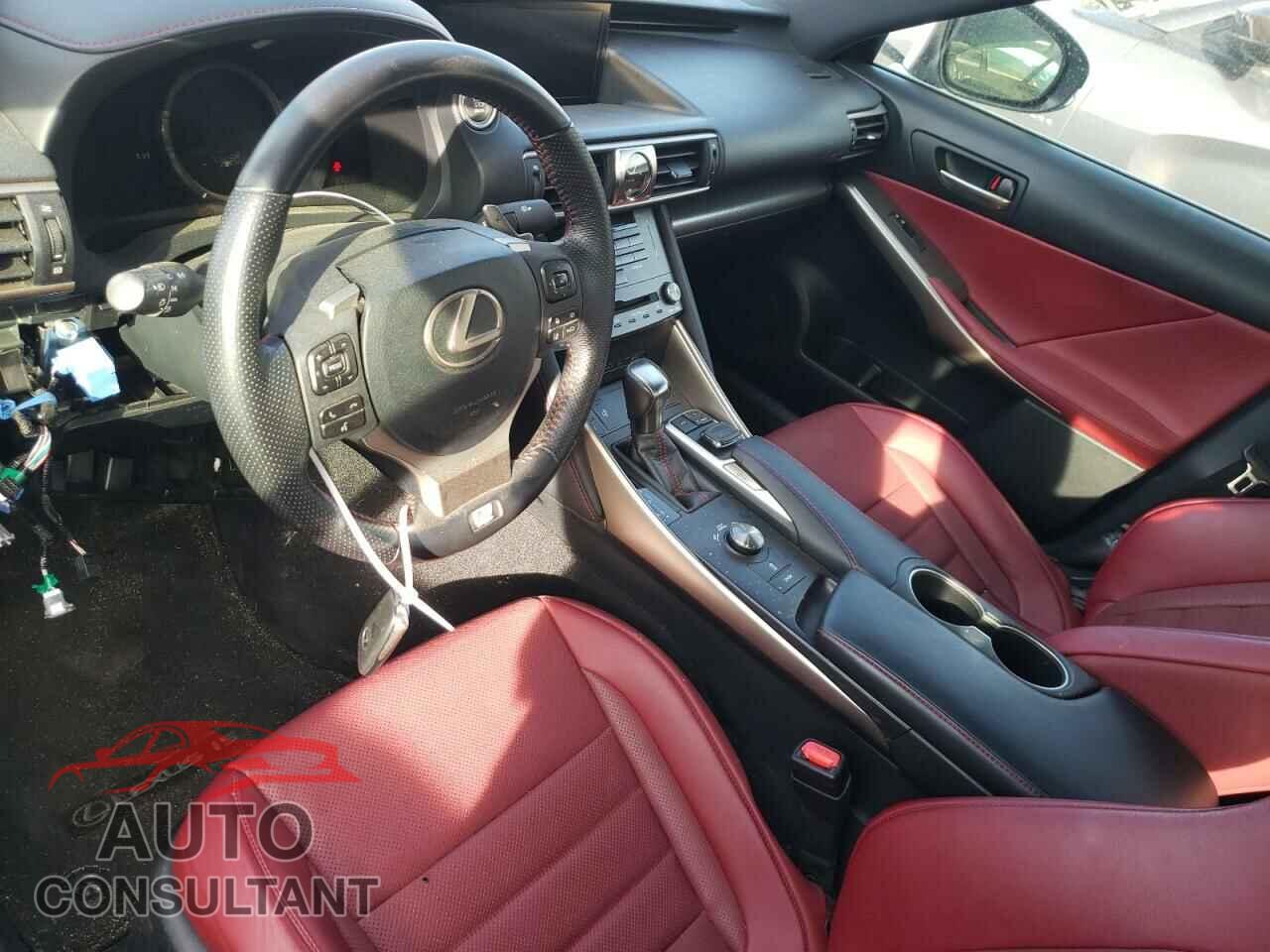 LEXUS IS 2018 - JTHC81D20J5033722