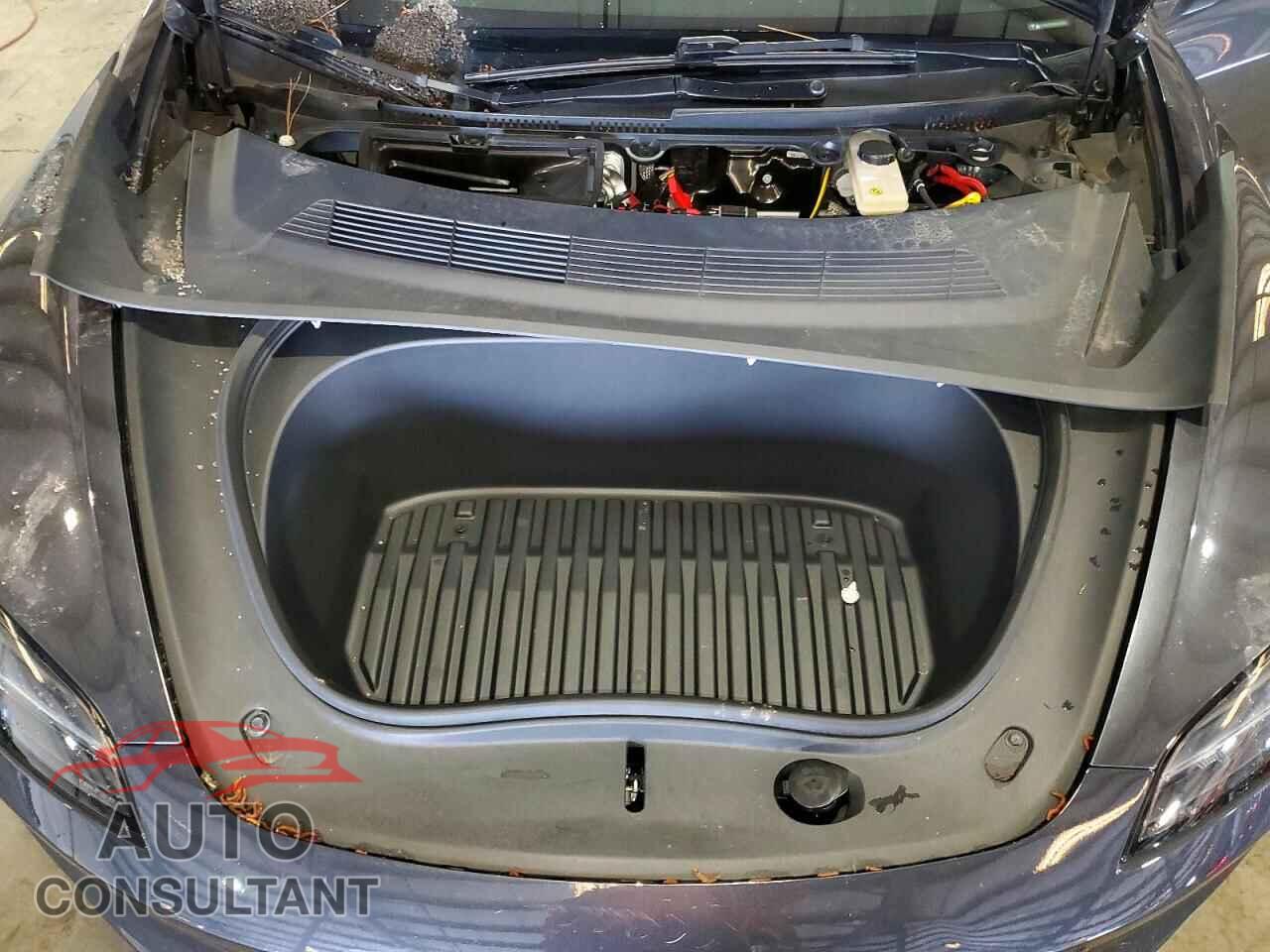TESLA MODEL 3 2025 - 5YJ3E1EA4SF904878
