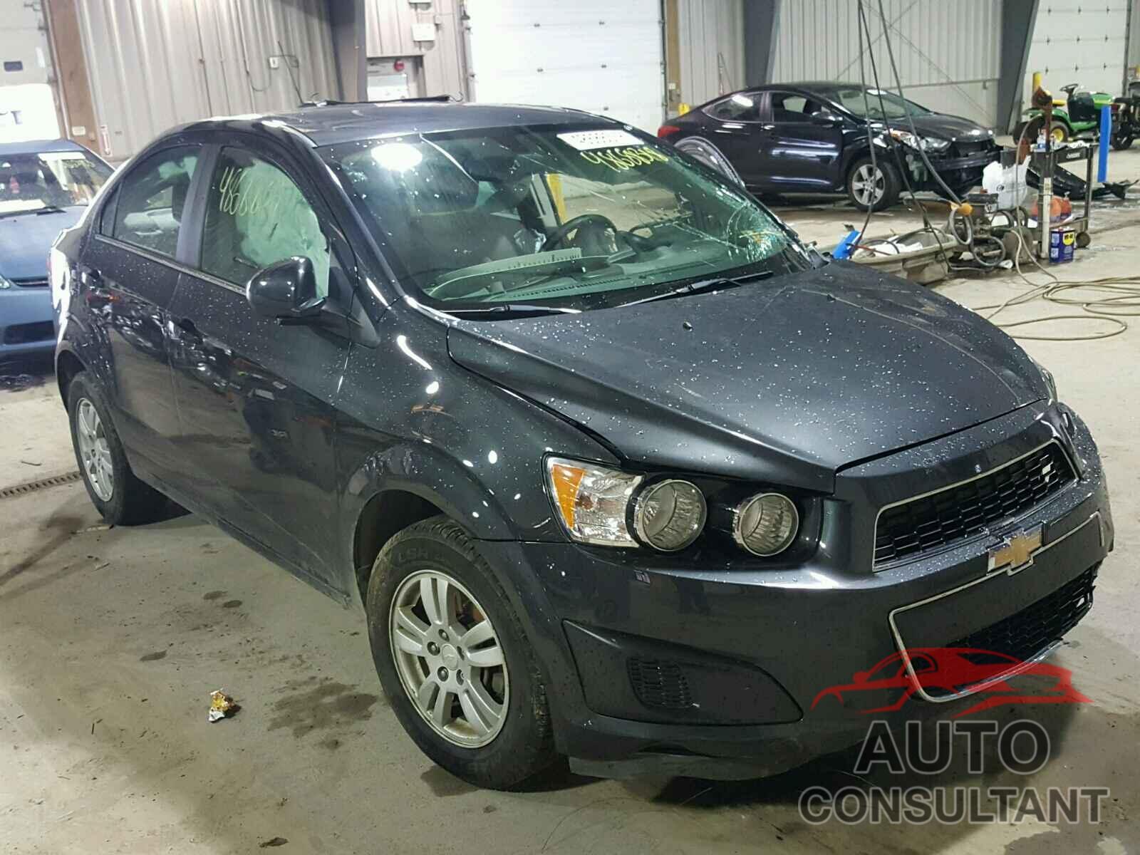 CHEVROLET SONIC 2015 - 1G1JC5SG5F4169802