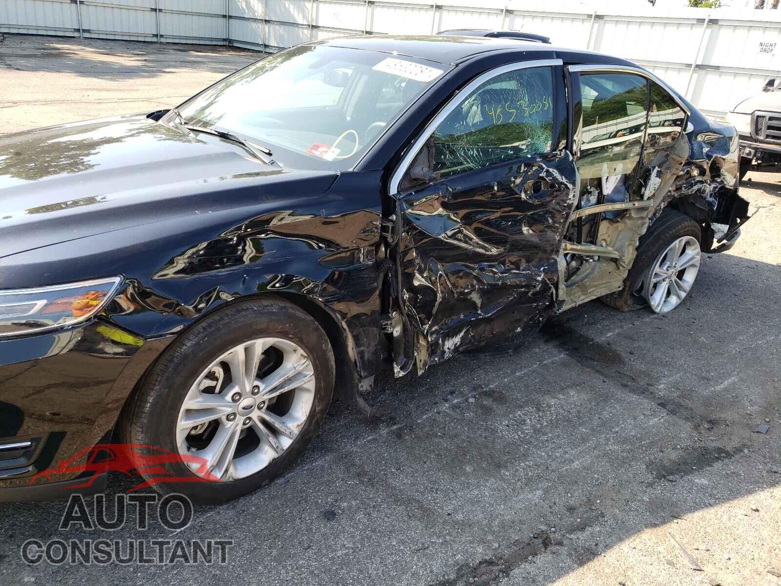 FORD TAURUS 2017 - 1FAHP2E87HG128754