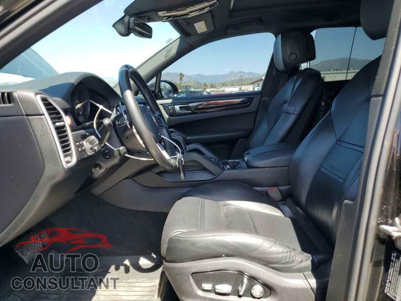 PORSCHE CAYENNE 2019 - WP1AA2AY2KDA04661