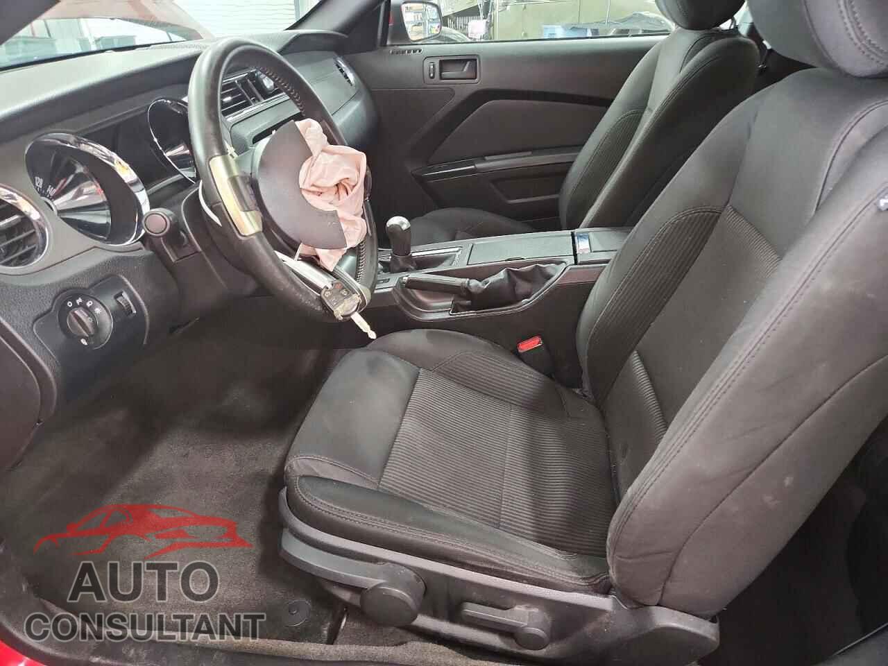 FORD MUSTANG 2013 - 1ZVBP8CF9D5209052