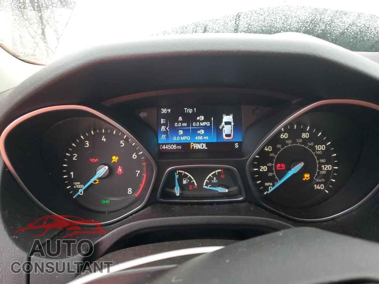 FORD FOCUS 2016 - 1FADP3F2XGL208537
