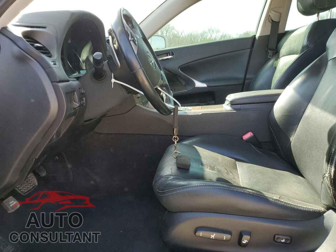LEXUS IS 2011 - JTHBF5C21B5153704