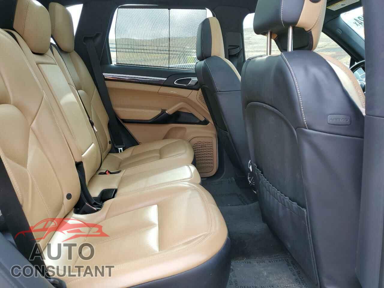 PORSCHE CAYENNE 2017 - WP1AE2A23HLA75284