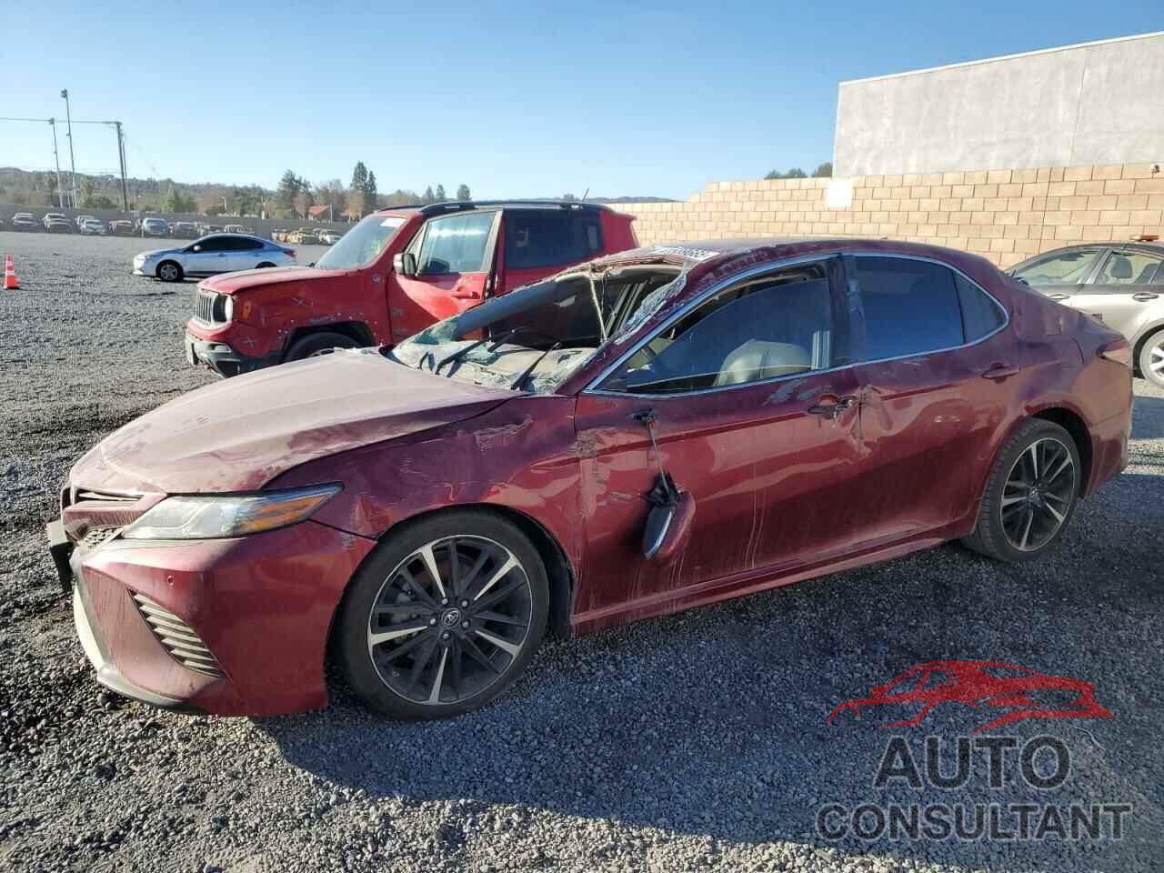 TOYOTA CAMRY 2018 - 4T1B61HK4JU519660