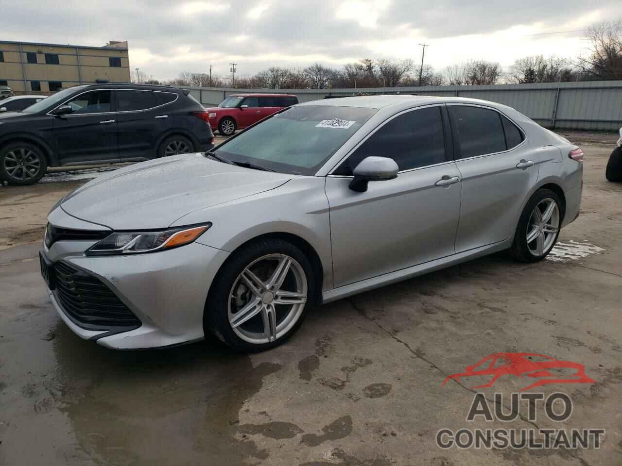 TOYOTA CAMRY 2018 - 4T1B11HK7JU054712