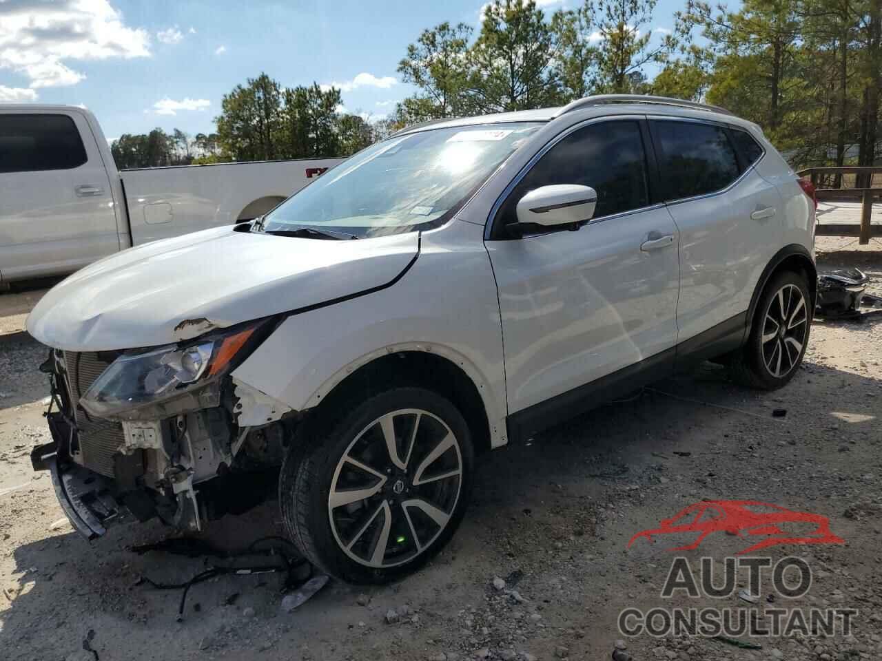 NISSAN ROGUE 2018 - JN1BJ1CP5JW109768