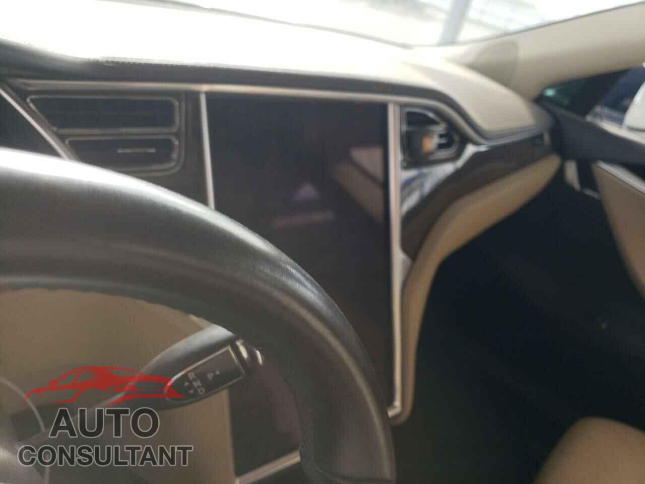 TESLA MODEL S 2013 - 5YJSA1CG2DFP07581