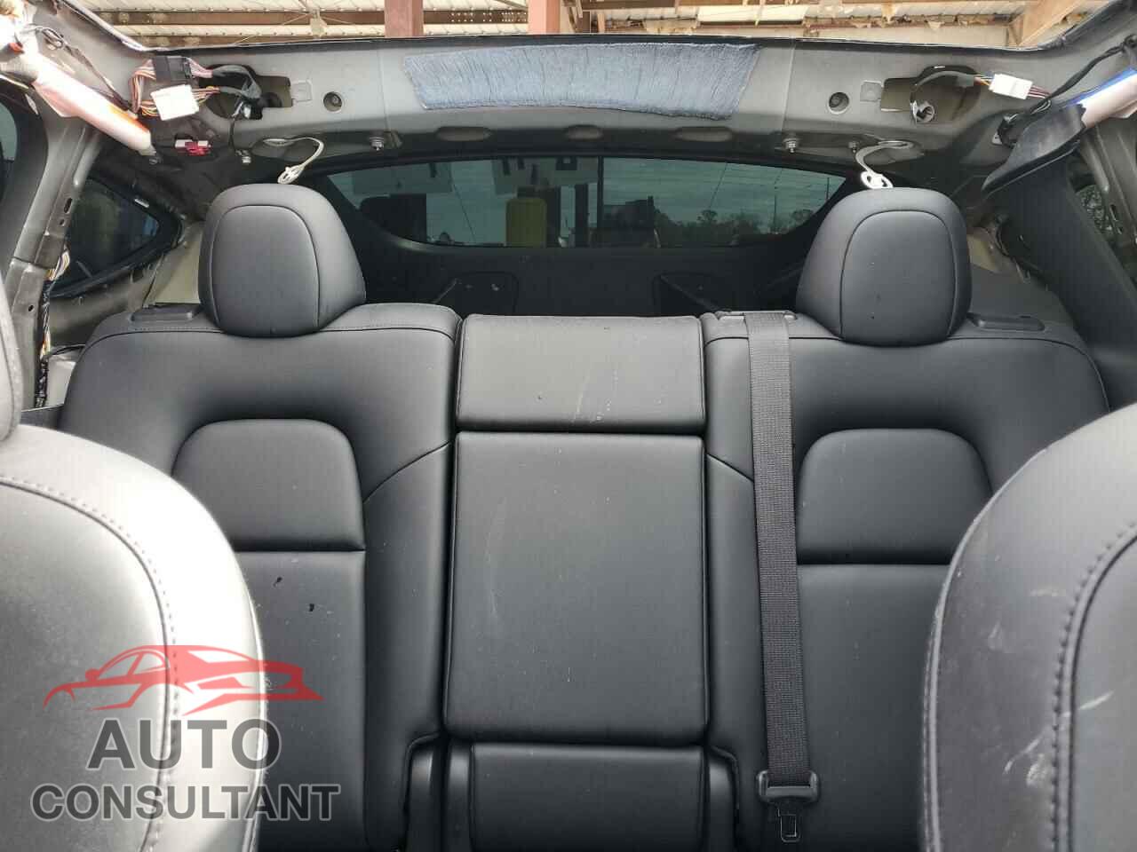 TESLA MODEL Y 2021 - 5YJYGDEF4MF252361