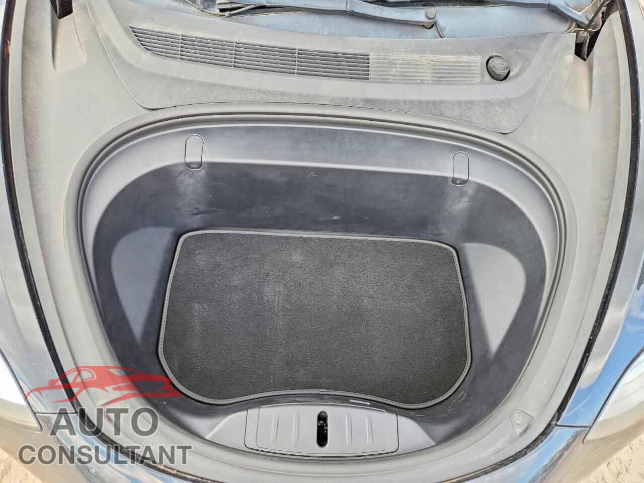 TESLA MODEL 3 2019 - 5YJ3E1EA2KF337750