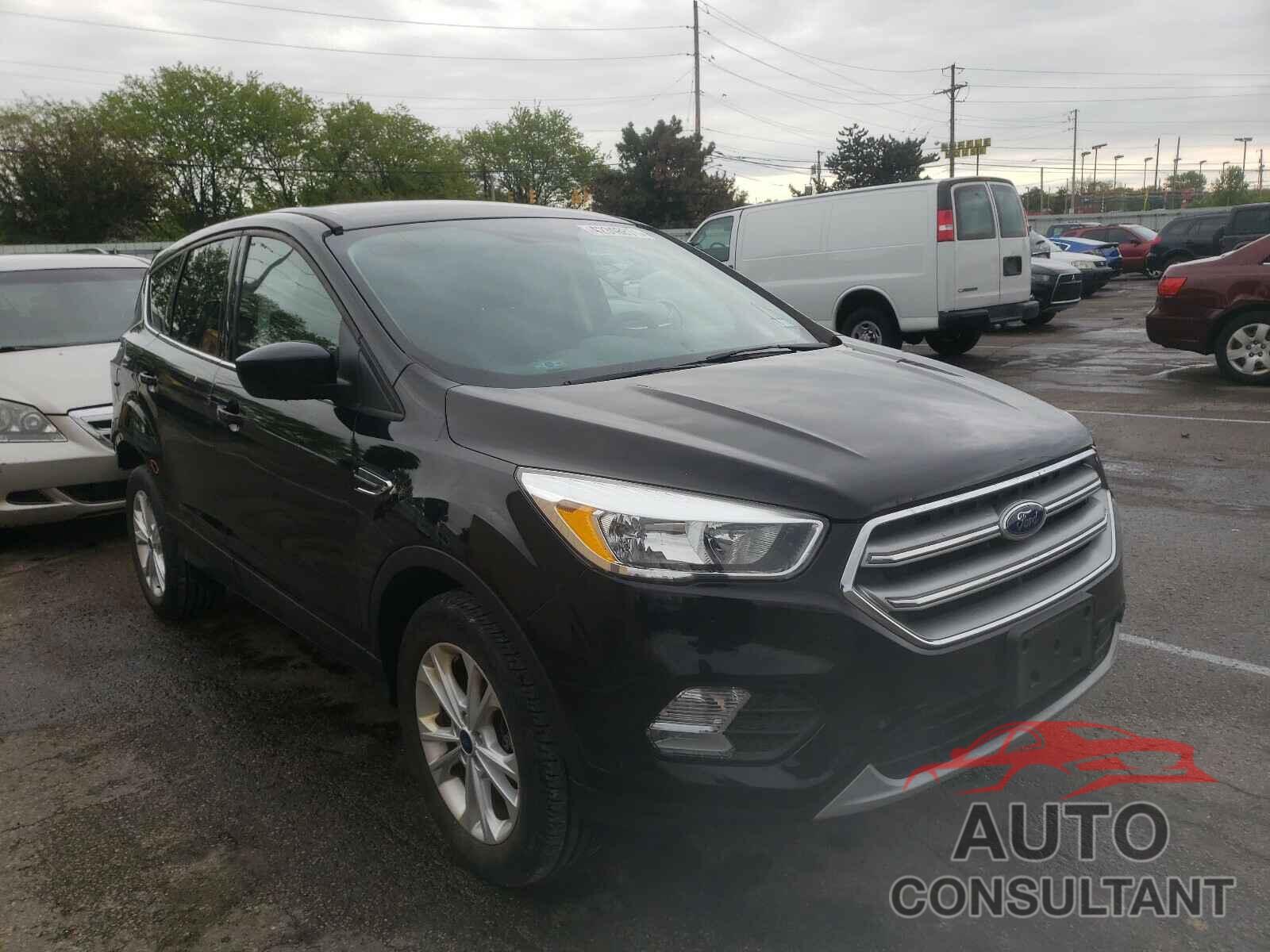 FORD ESCAPE 2017 - 1FMCU9G90HUE04409
