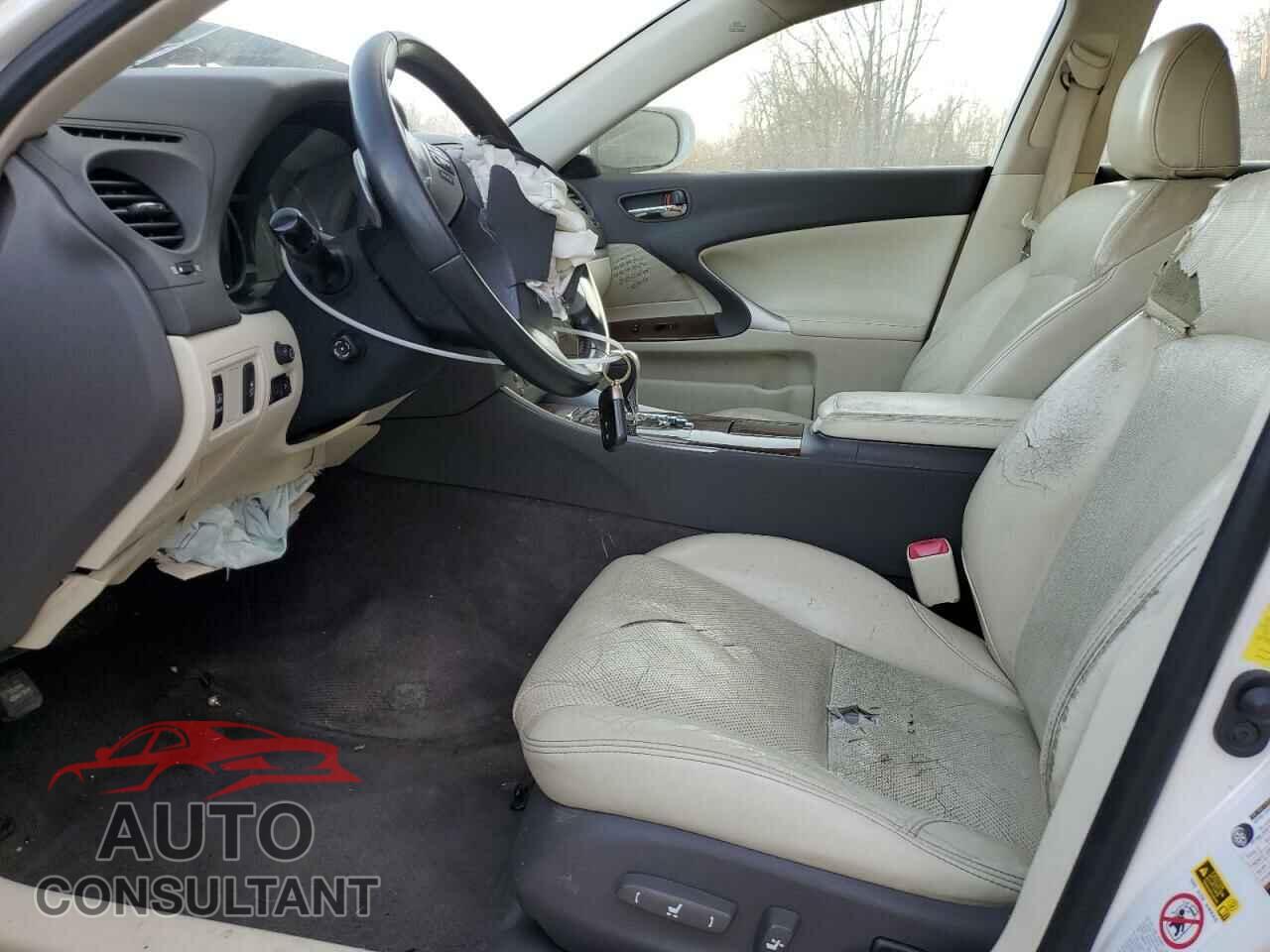 LEXUS IS 2012 - JTHCF5C2XC5060329