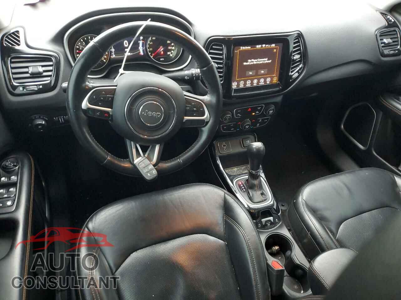 JEEP COMPASS 2018 - 3C4NJCCB4JT368025