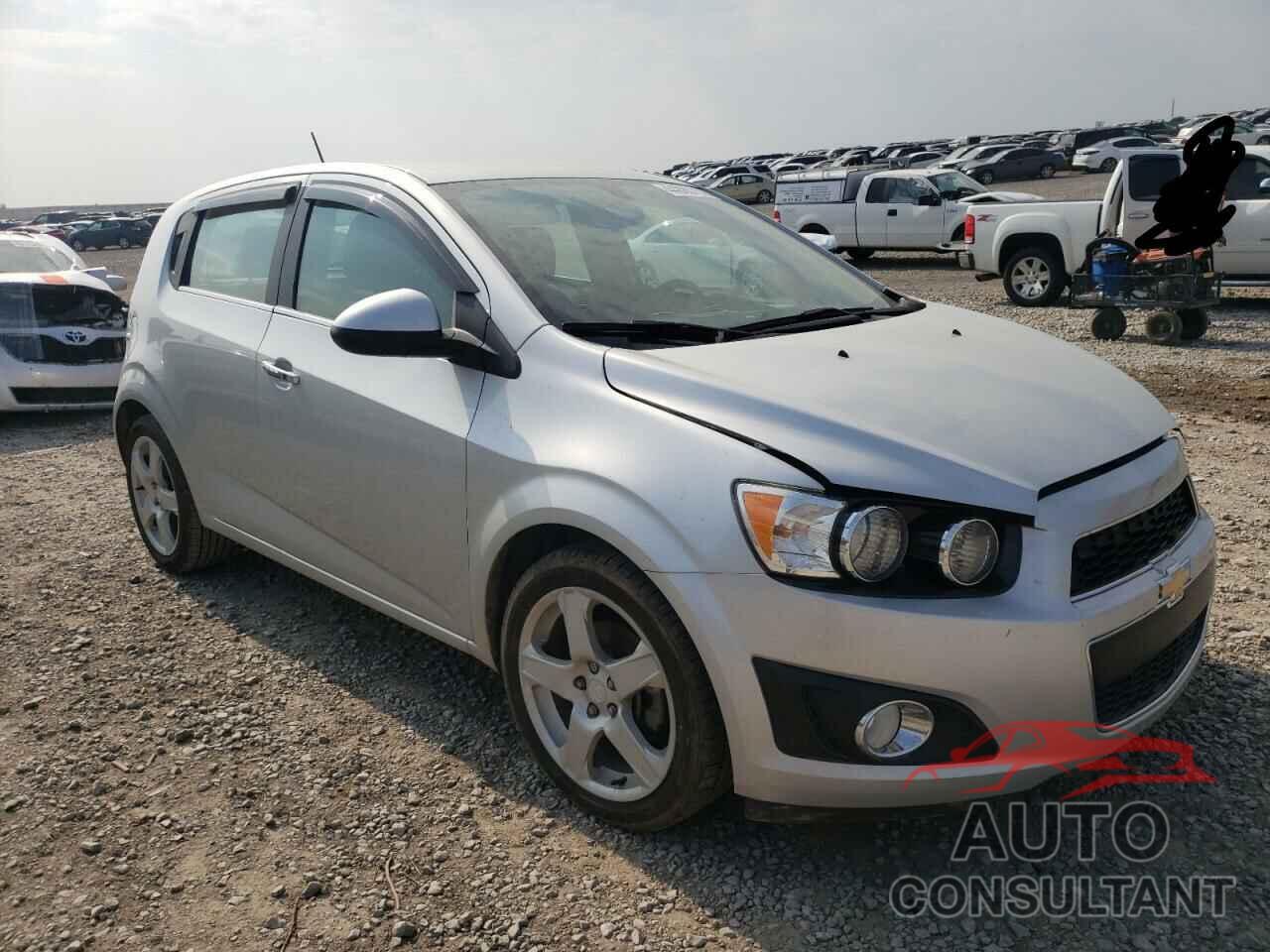 CHEVROLET SONIC 2016 - 1G1JE6SB5G4160006