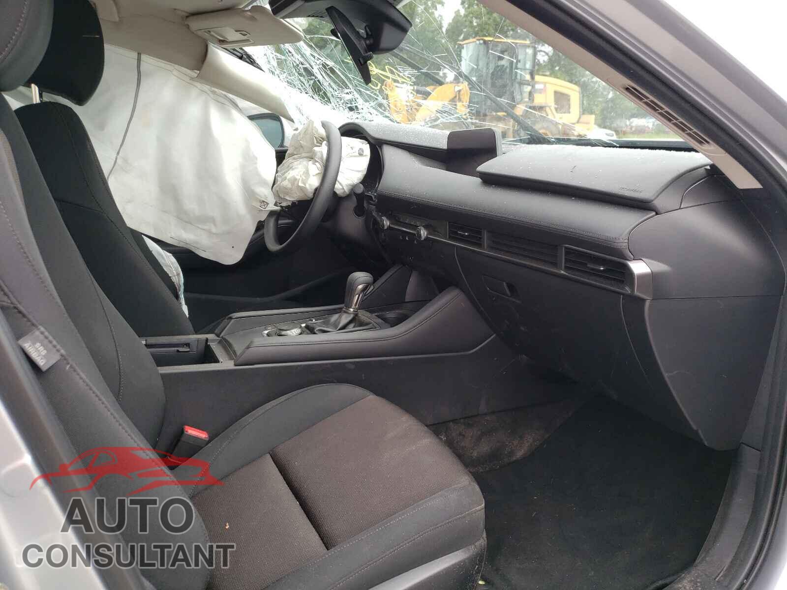 MAZDA 3 2021 - JM1BPAA77M1326061