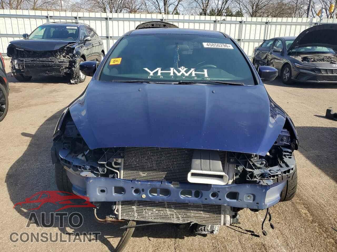FORD FOCUS 2017 - 1FADP3L95HL213700