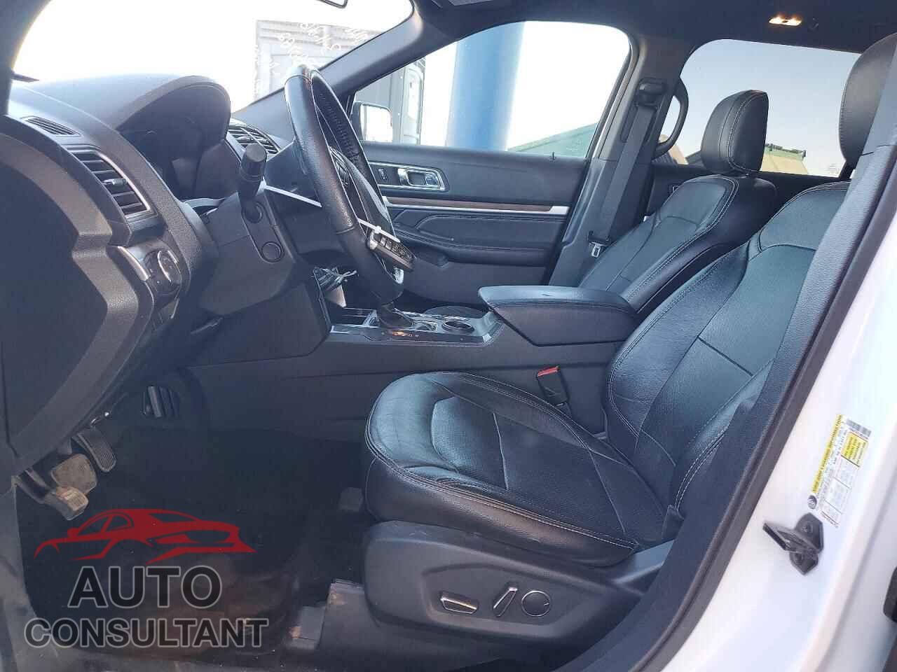 FORD EXPLORER 2018 - 1FM5K7F87JGB32036