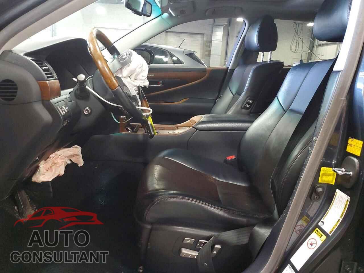 LEXUS LS500 2011 - JTHCL5EF1B5011561